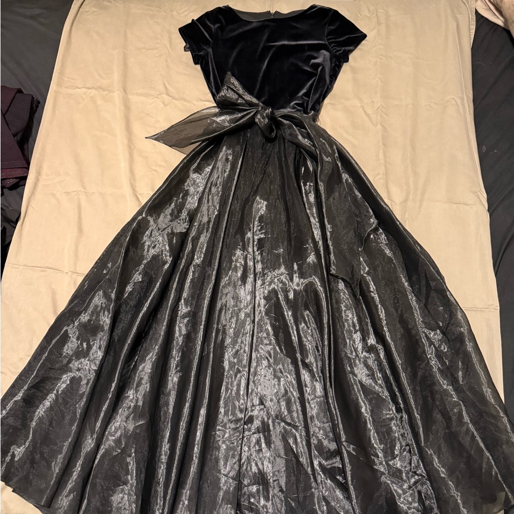 Chic Vintage Black Velvet Maxi Dress